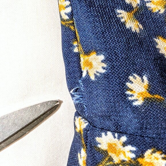 Altar’d State | Linnet Ditzy Floral Print Midi Dress in Navy | Size Medium - Picture 11 of 11